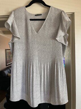 Adrianna Papell Pleated Flutter Sleeve Tunic Top - L